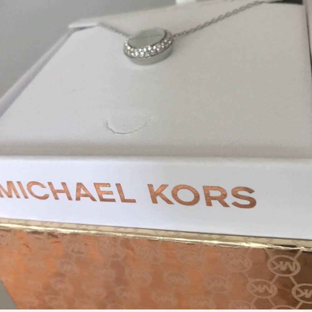 NWT authentic MK Silver tone logo disc necklace - Picture 5 of 5